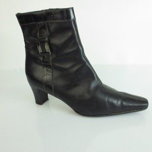 ROBERTO CAPUCCI Leather Boots Made in Italy
